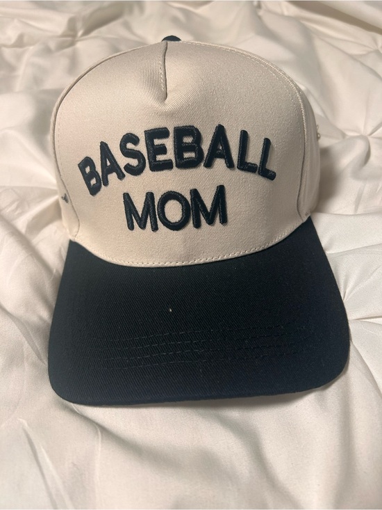 Zenana Outfitters Accessories - Zenana NWOT Outfitters BASEBALL MOM Two-Tone Cream and Black Hat